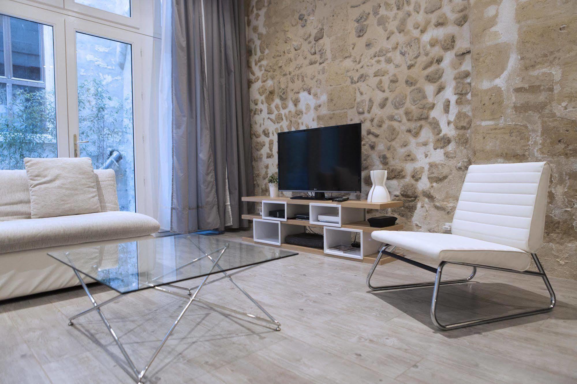 Ausone Beautiful Loft Apartment In Historical Center + Terrace And Parking Bordeaux Eksteriør billede